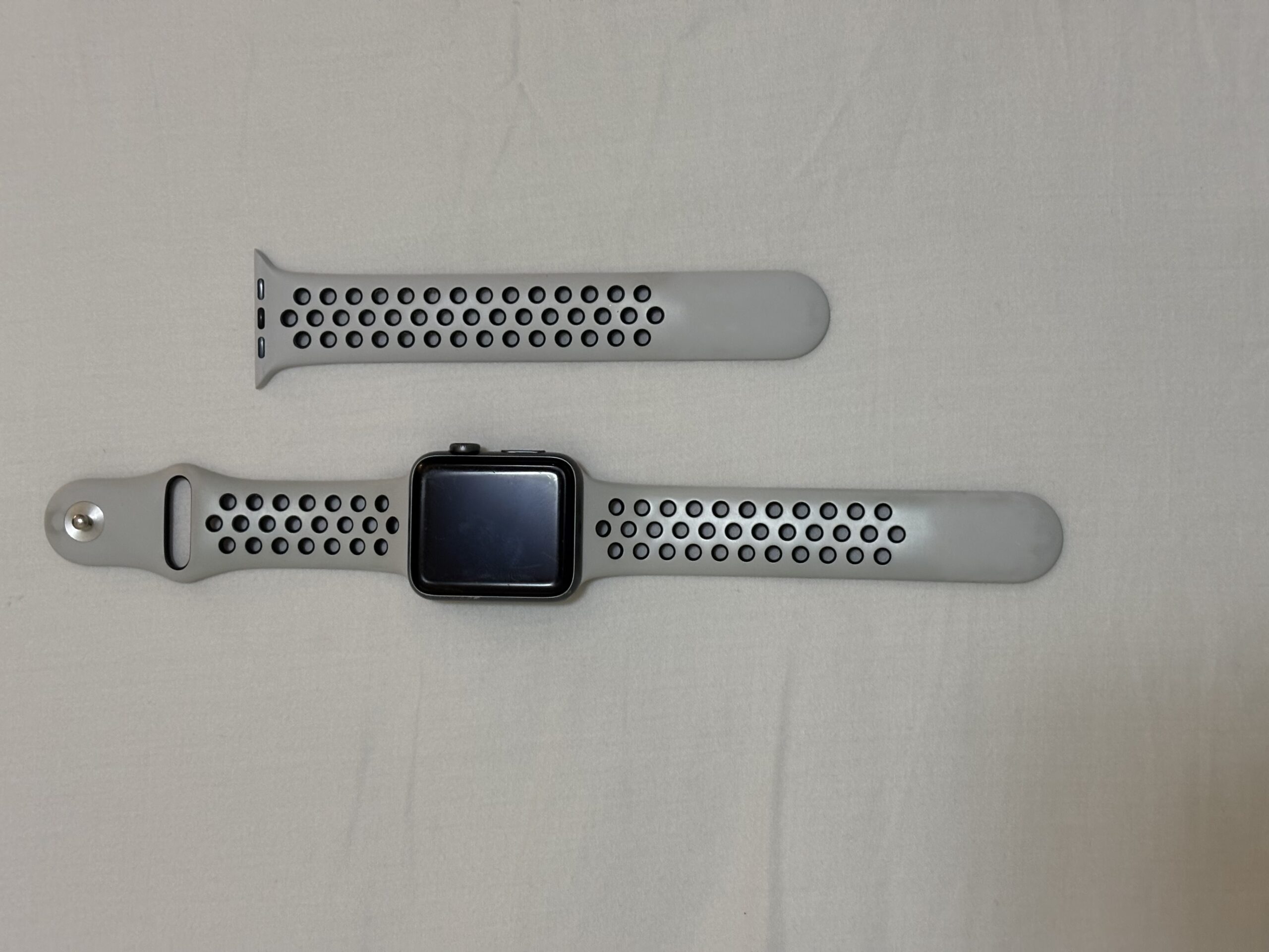 Apple Series3 42mm Nike edition Watch with 7 bands