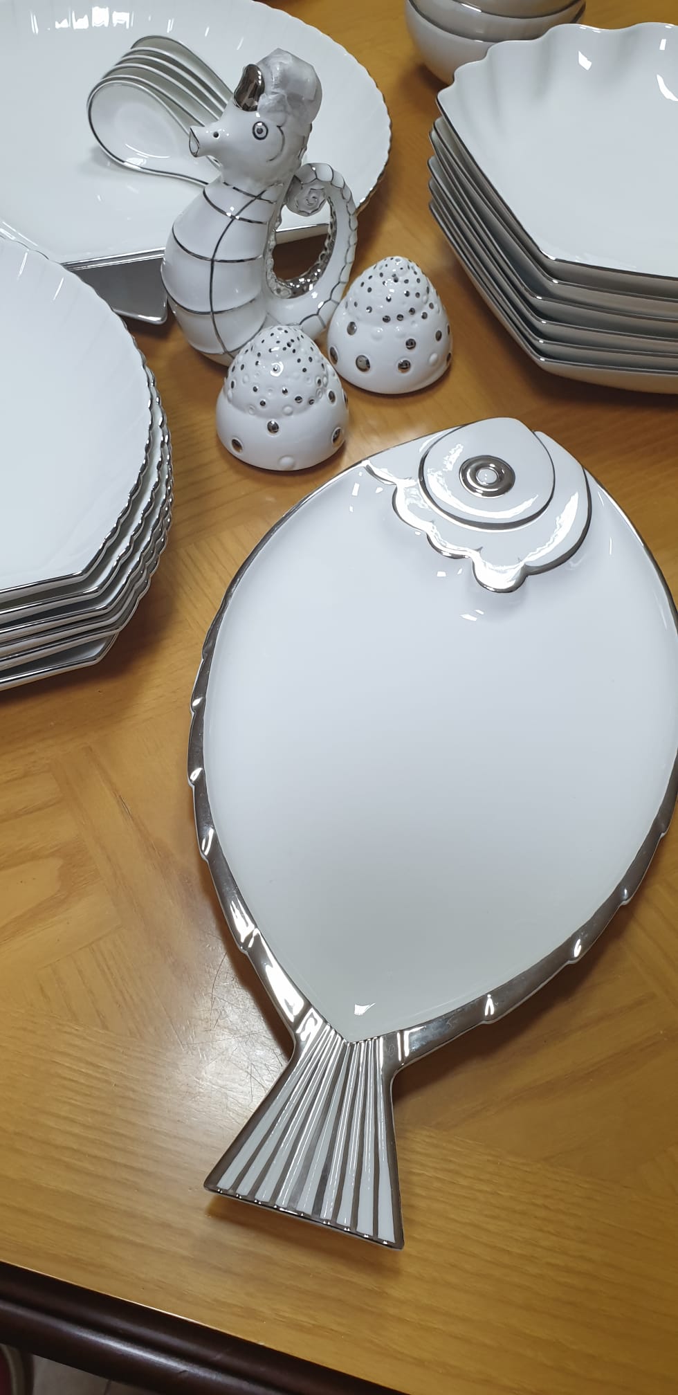 Fine porcelaine dinner set and cookware